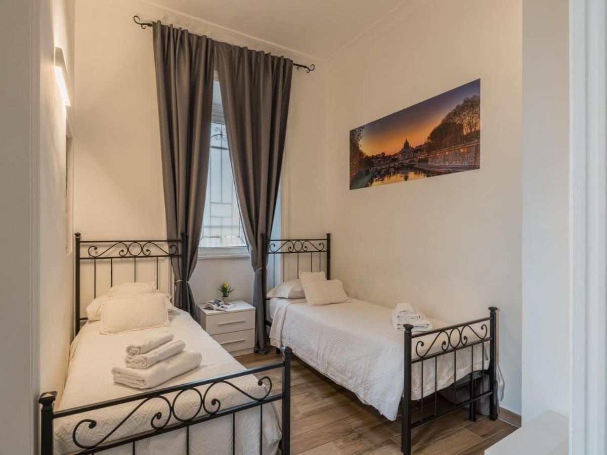 The Best Rent - Elegant Three-Bedroom Apartment A Few Steps From Fontana Di Trevi Exterior photo