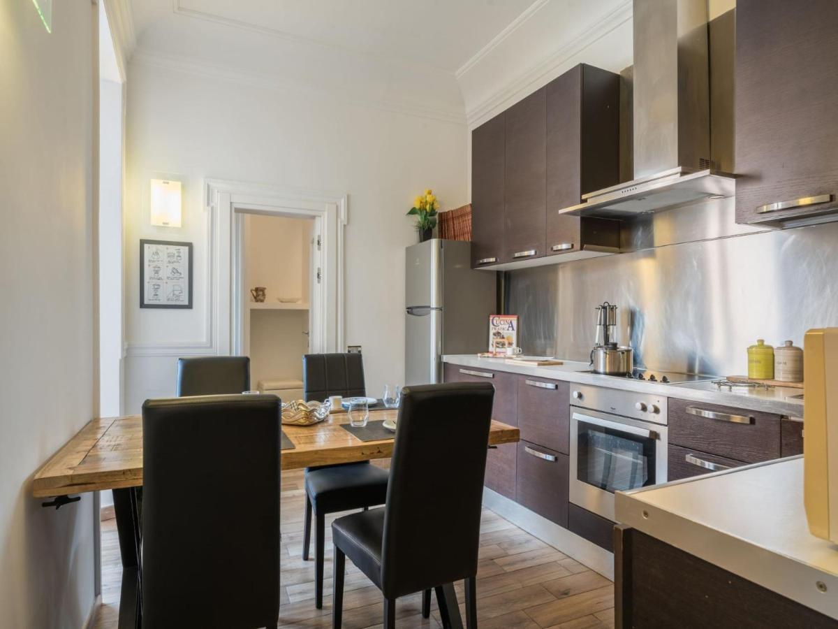 The Best Rent - Elegant Three-Bedroom Apartment A Few Steps From Fontana Di Trevi Exterior photo